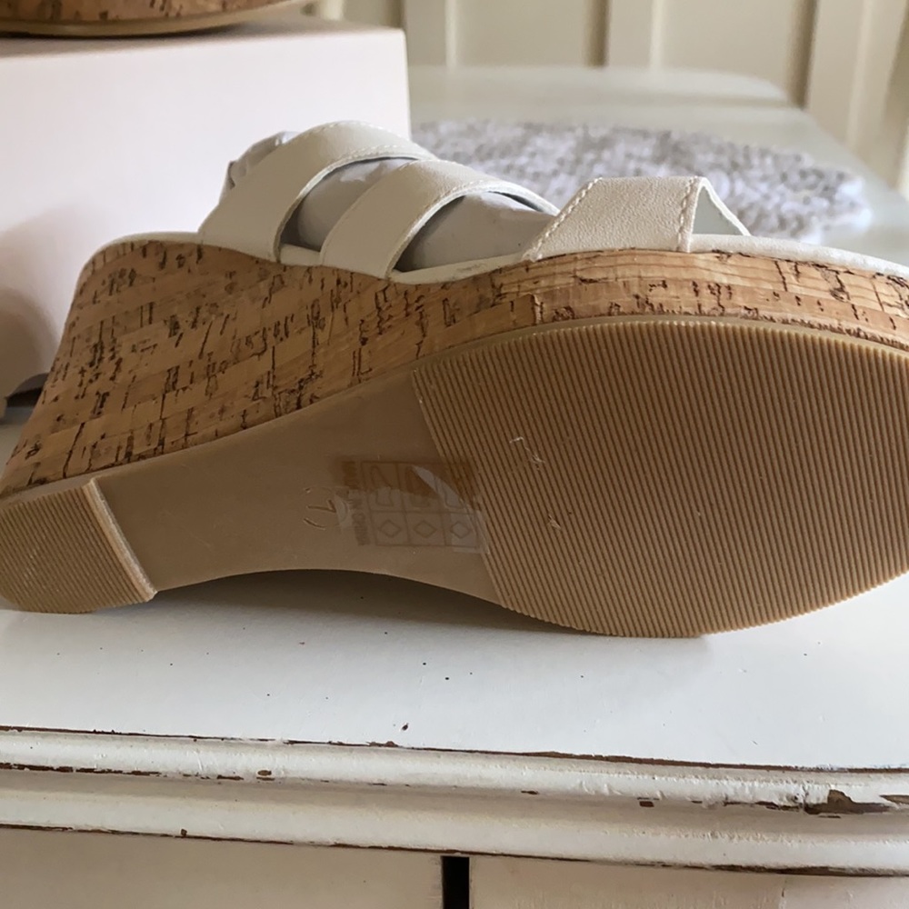 Shoes - Picture 2 of 3